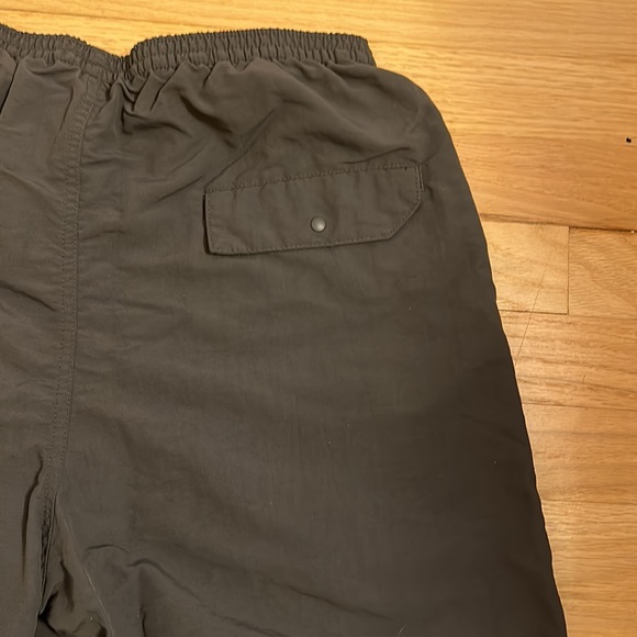 Patagonia men’s dark gray swim trunks size medium - Picture 4 of 7
